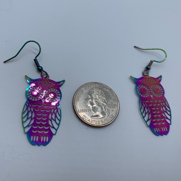 NWT. Handmade Shimmering Iridescent Rainbow Metal Owl Earrings! - Picture 2 of 2